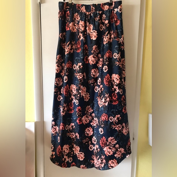 Floral skirt -Gibson New with Tags - Picture 3 of 7